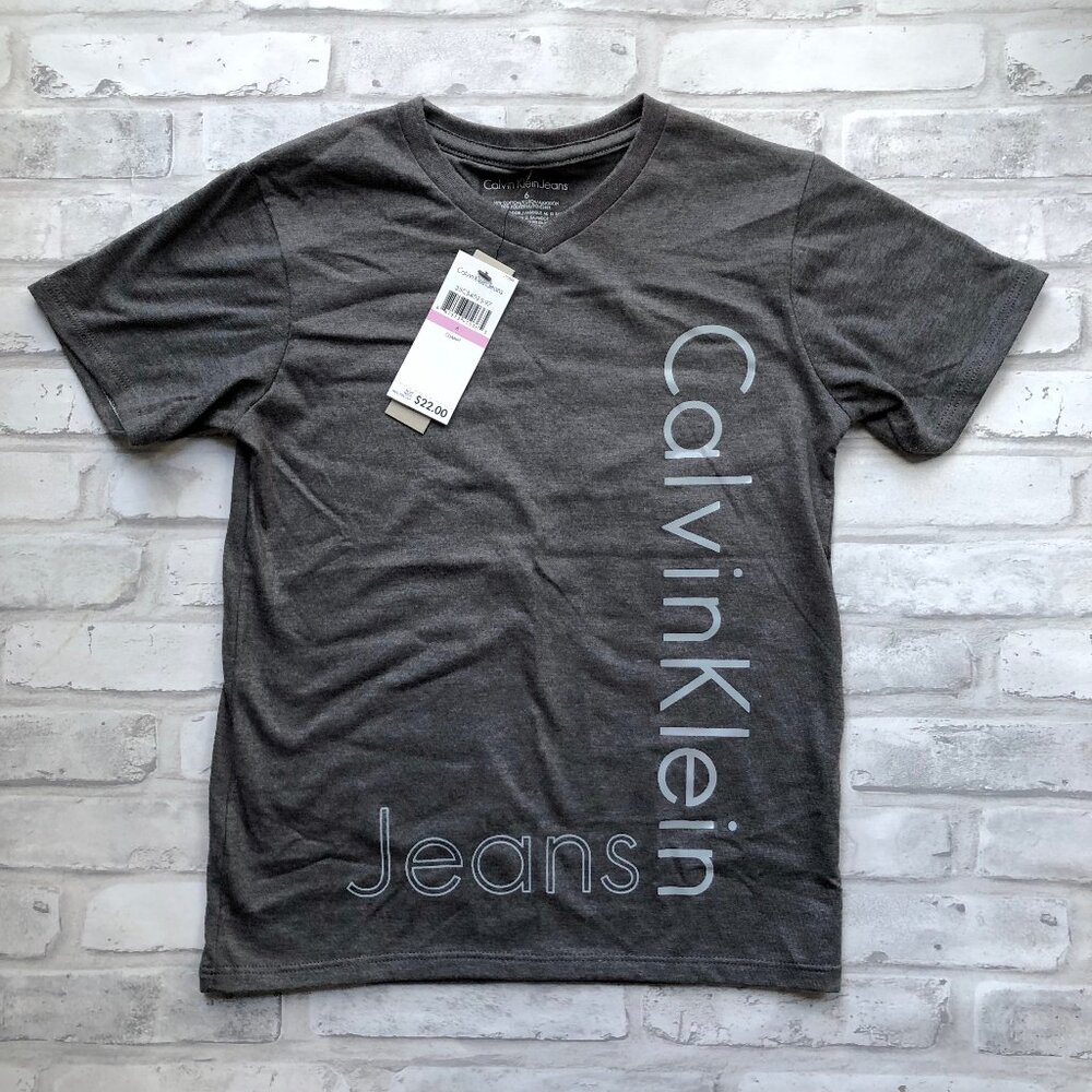 CALVIN KLEIN JEANS | Boy's V-neck T-Shirt Gray Logo Size 6